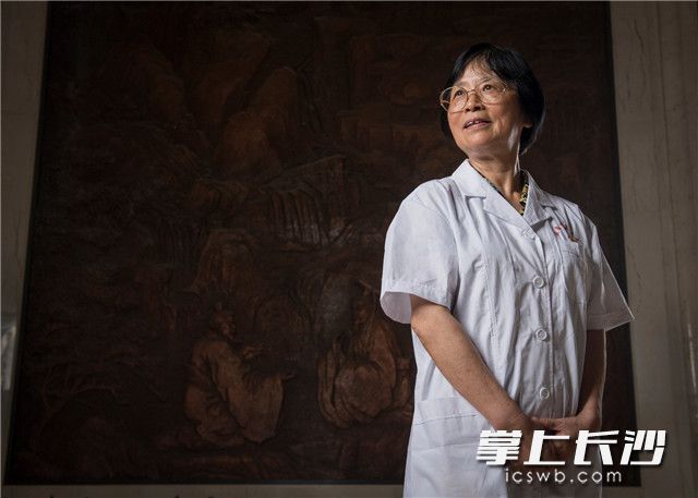 尤昭玲 尤昭玲