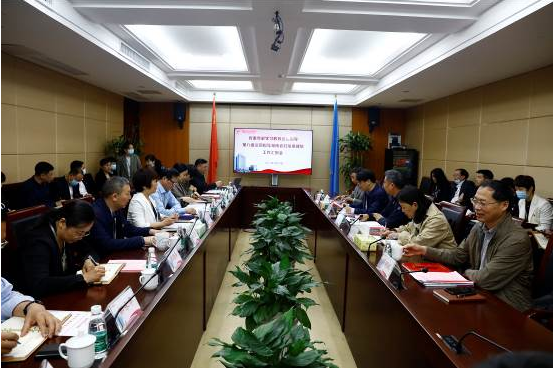 省委党史学习教育第八巡回指导组王善明、蔡向阳等一行莅临湖南省妇幼保健院,检查指导该院党史学习教育工作开展情况。均为长沙晚报通讯员 黄薇 蒋望雁 供图 省委党史学习教育第八巡回指导组王善明、蔡向阳等一行莅临湖南省妇幼保健院,检查指导该院党史学习教育工作开展情况。均为长沙晚报通讯员 黄薇 蒋望雁 供图