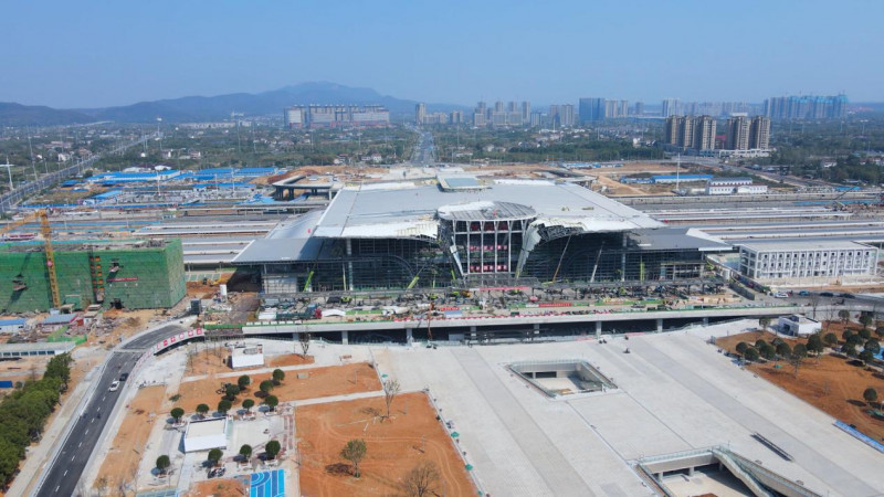 建设中的常德高铁站1。长沙晚报通讯员 李家宇 供图 建设中的常德高铁站1。长沙晚报通讯员 李家宇 供图