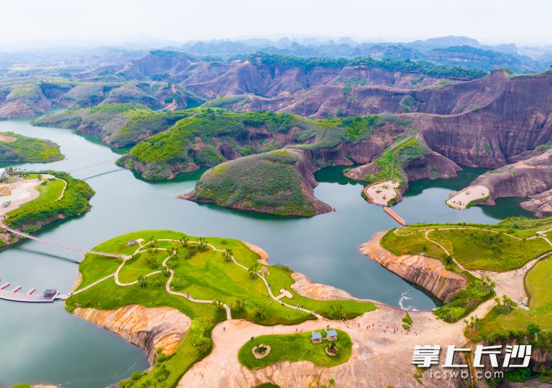 高椅岭景区，奇特的自然景观宛如一幅山水画。 长沙晚报全媒体记者 邹麟 摄