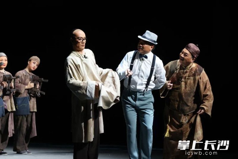花鼓戏《夫子正传》在杭州上演。湖南省花鼓戏保护传承中心供图