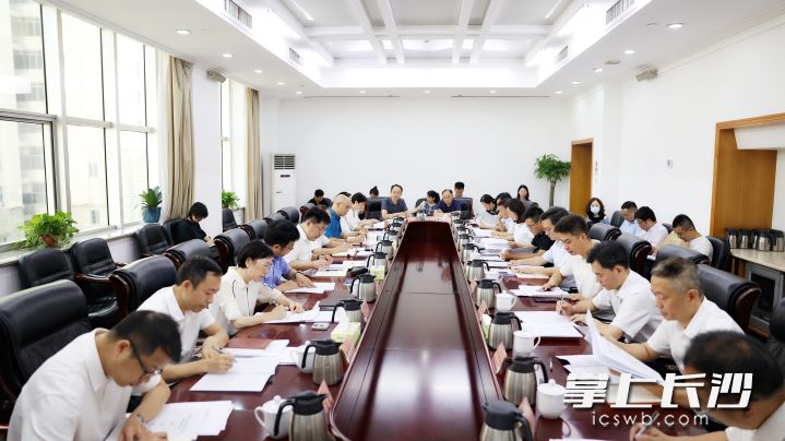 11日,市领导领办重点提案办理协商会召开。 长沙晚报全媒体记者 盛磊 摄 11日,市领导领办重点提案办理协商会召开。 长沙晚报全媒体记者 盛磊 摄
