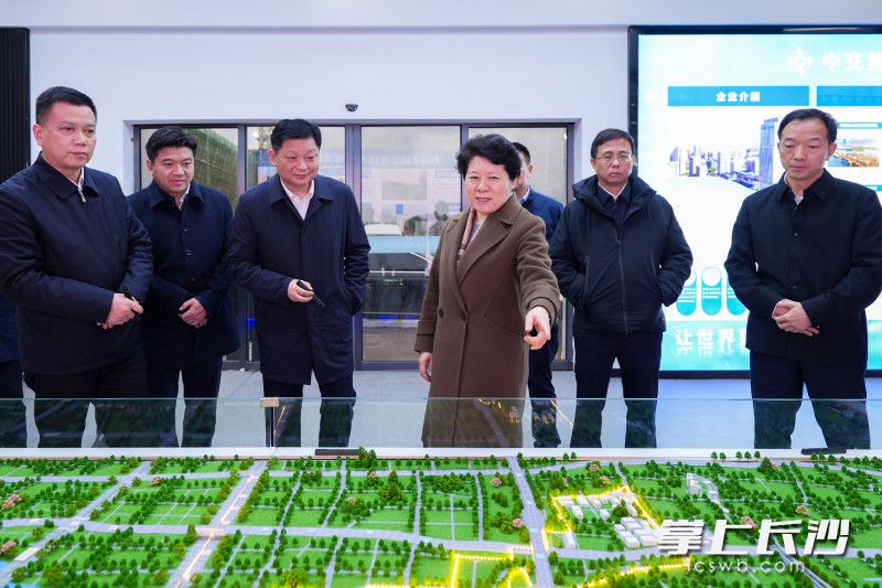 吴桂英调研长沙黄花机场综合交通枢纽集疏运配套工程项目推进情况。 均为长沙晚报全媒体记者郭雨滴摄 吴桂英调研长沙黄花机场综合交通枢纽集疏运配套工程项目推进情况。 均为长沙晚报全媒体记者郭雨滴摄