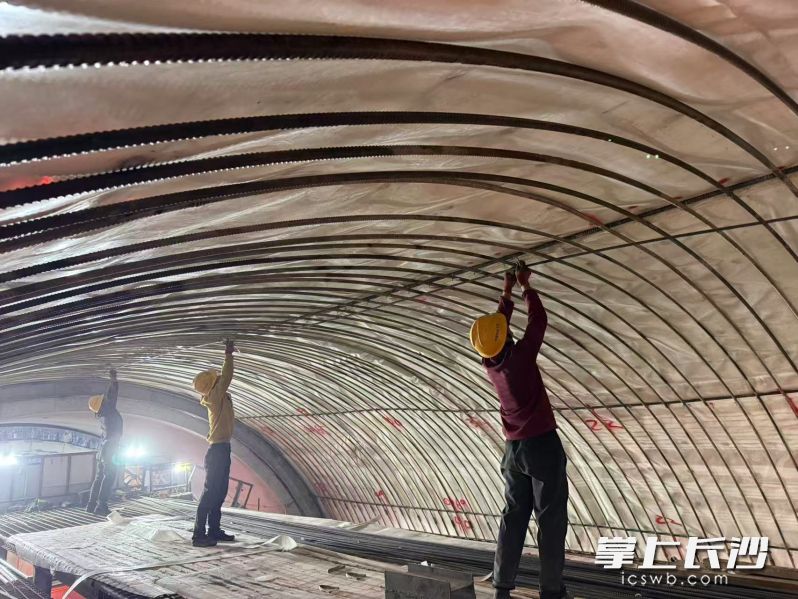 长浏铁路土建施工四标段的工作人员正在紧锣密鼓施工中。通讯员供图 长浏铁路土建施工四标段的工作人员正在紧锣密鼓施工中。通讯员供图