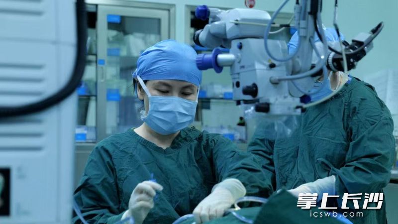 湖南省儿童医院完成省内最小年龄角膜移植手术。医院供图 湖南省儿童医院完成省内最小年龄角膜移植手术。医院供图