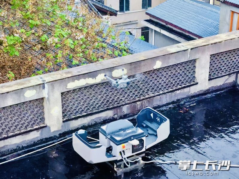 作为立体化安放体系之一，驿航·低空城市治理平台无人机巢守护潮宗街区。 均为长沙晚报全媒体记者李卓摄