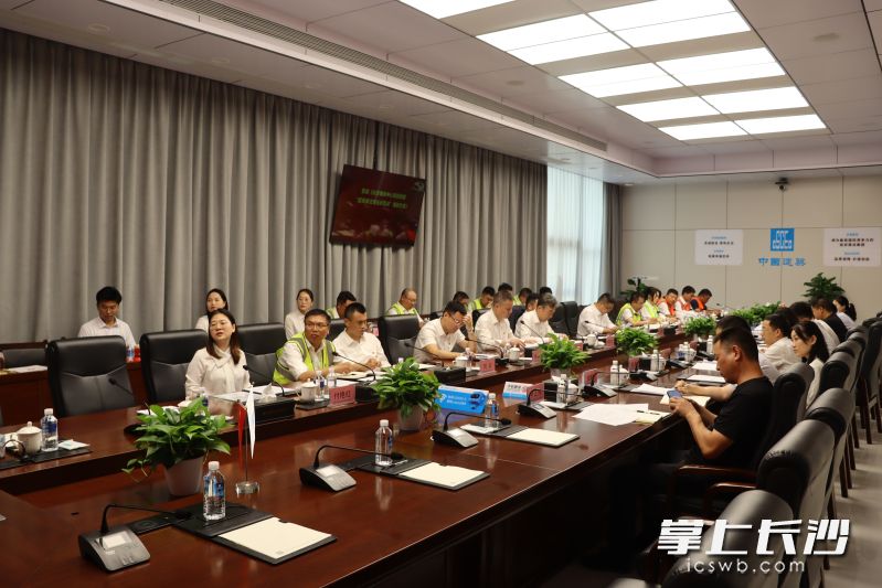 长沙奥体中心项目日前举行“清风奥体 廉润天心”主题活动。均为通讯员供图 长沙奥体中心项目日前举行“清风奥体 廉润天心”主题活动。均为通讯员供图