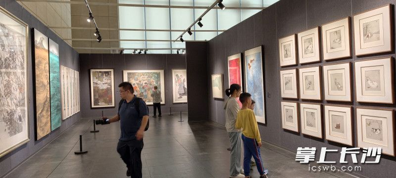 全国特邀名家作品展厅。 全国特邀名家作品展厅。