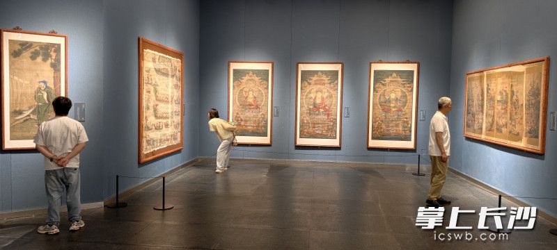 元明清真迹展厅。 元明清真迹展厅。