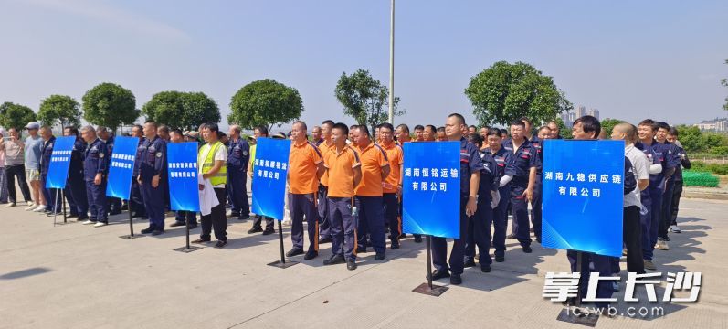 演练集结,6家企业联动。 演练集结,6家企业联动。