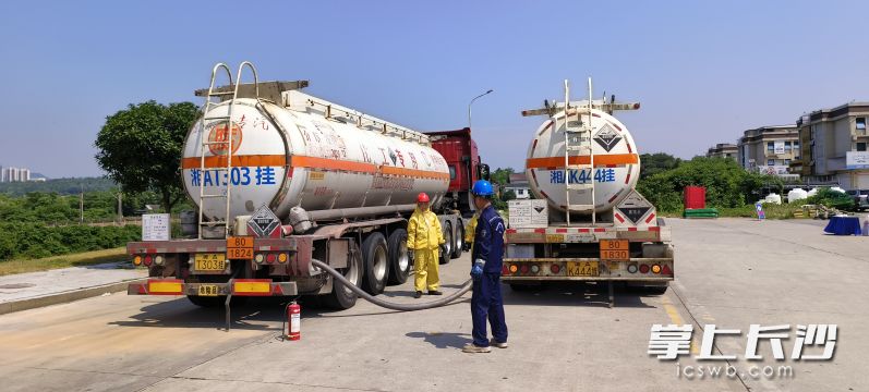 应急转驳危险品。 应急转驳危险品。