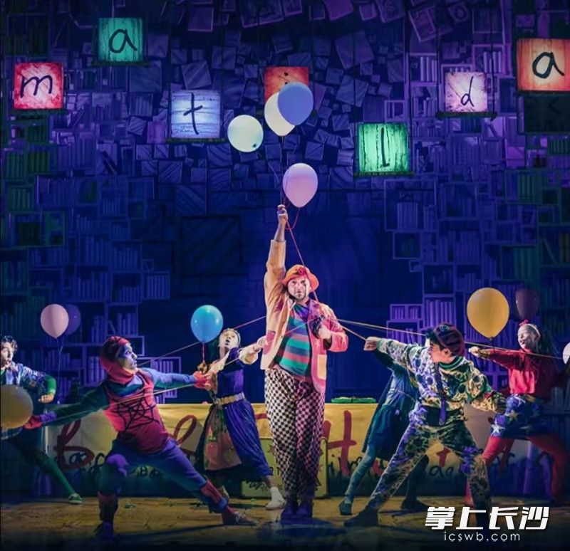 英国国宝级音乐剧《玛蒂尔达》。 英国国宝级音乐剧《玛蒂尔达》。