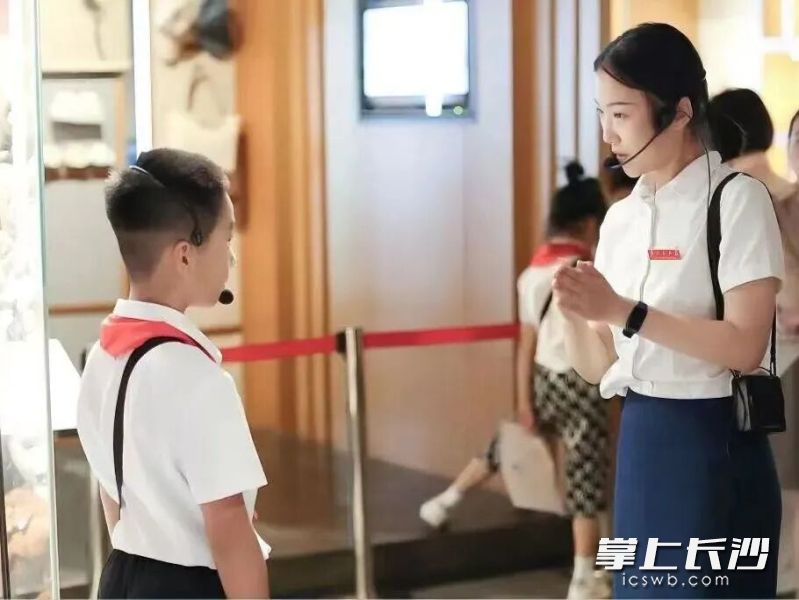 培训由场馆资深讲解员与专业授课老师联合教学。 培训由场馆资深讲解员与专业授课老师联合教学。
