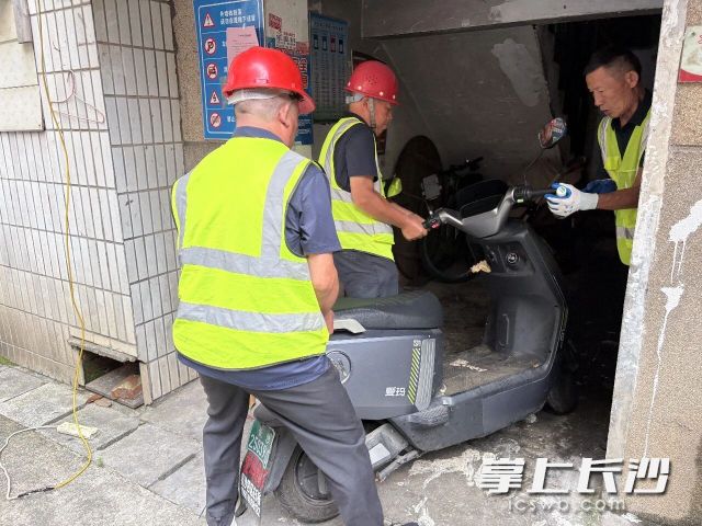 星沙街道自6月起启动多部门联动式攻坚行动。 长沙晚报通讯员 张珊珊供图 星沙街道自6月起启动多部门联动式攻坚行动。 长沙晚报通讯员 张珊珊供图