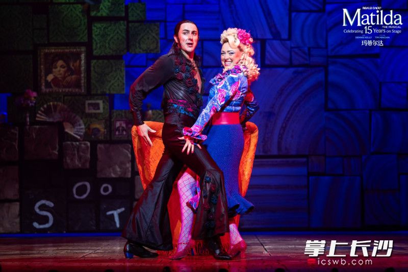 音乐剧中的激情舞蹈。 音乐剧中的激情舞蹈。