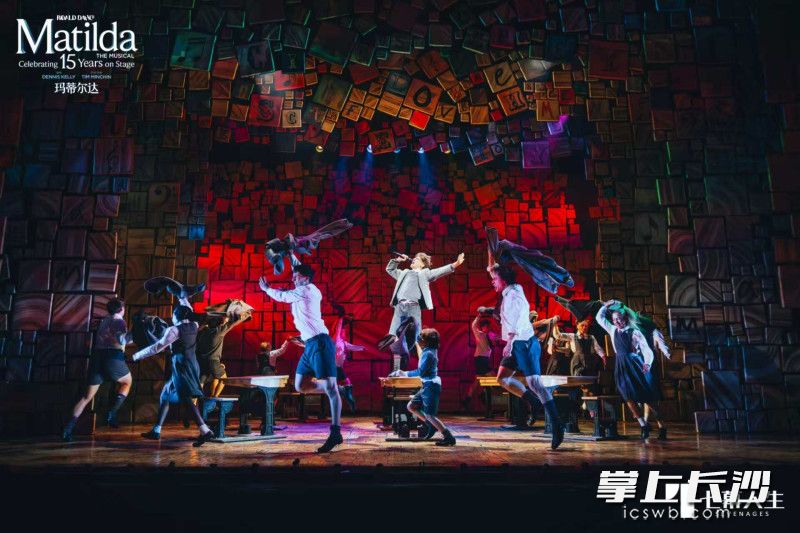 《玛蒂尔达》横扫全球101项国际大奖。 《玛蒂尔达》横扫全球101项国际大奖。