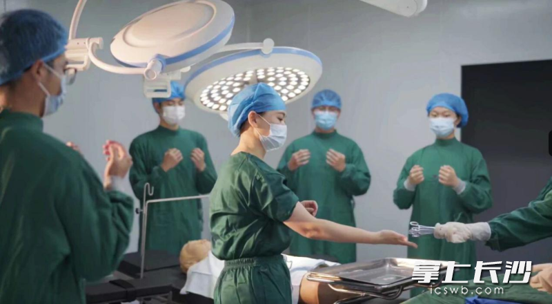 长沙医学院临床技能中心。 均为长沙晚报通讯员杨沅坤、杨博文供图 长沙医学院临床技能中心。 均为长沙晚报通讯员杨沅坤、杨博文供图