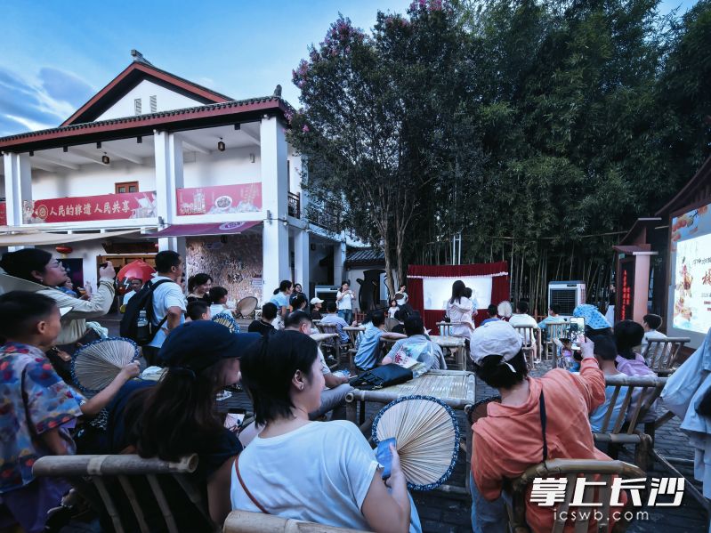 “橘洲唱晚”暑期专场演出。 均为长沙晚报通讯员曾仪供图