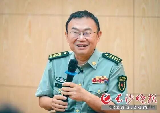 王戟在接受采访。余劭劼 摄
