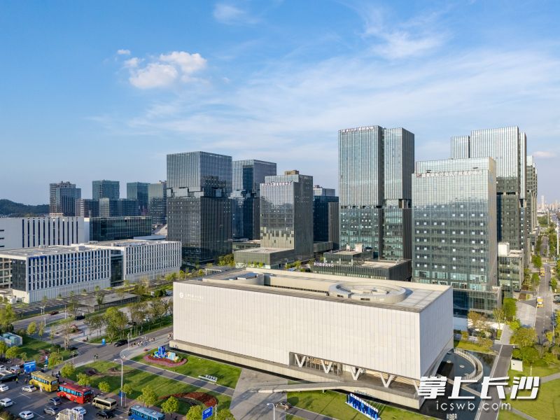 世界计算·长沙智谷建设加速,将推动先进计算产业集群发展。 湘江早报全媒体记者 范龙贵 摄 世界计算·长沙智谷建设加速,将推动先进计算产业集群发展。 湘江早报全媒体记者 范龙贵 摄