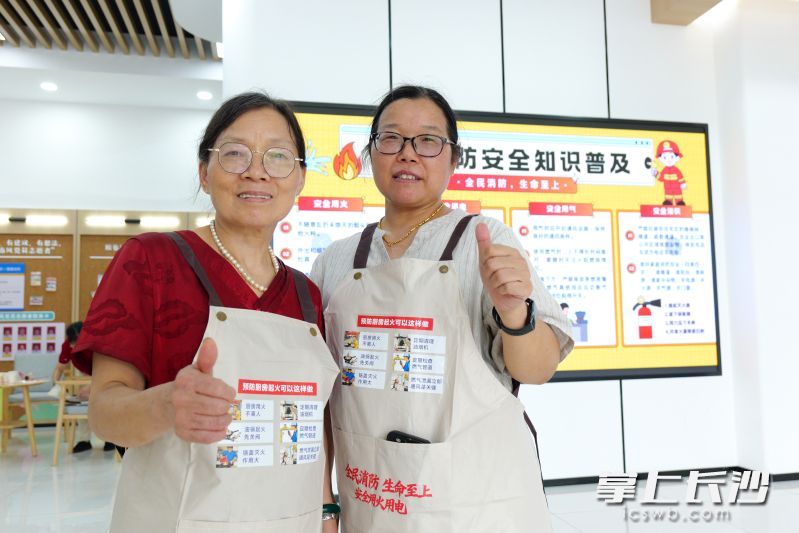 这批安全主题围裙和遮阳板在街道、社区免费发放。 这批安全主题围裙和遮阳板在街道、社区免费发放。