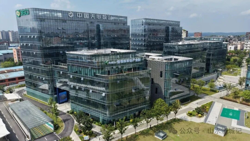 马栏山音视频装备产业园8月20日正式开园。除署名外均为长沙晚报全媒体记者 易亿 摄