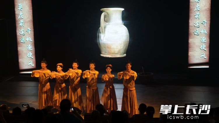 演出现场 长沙晚报全媒体记者 宁莎鸥 摄 演出现场 长沙晚报全媒体记者 宁莎鸥 摄