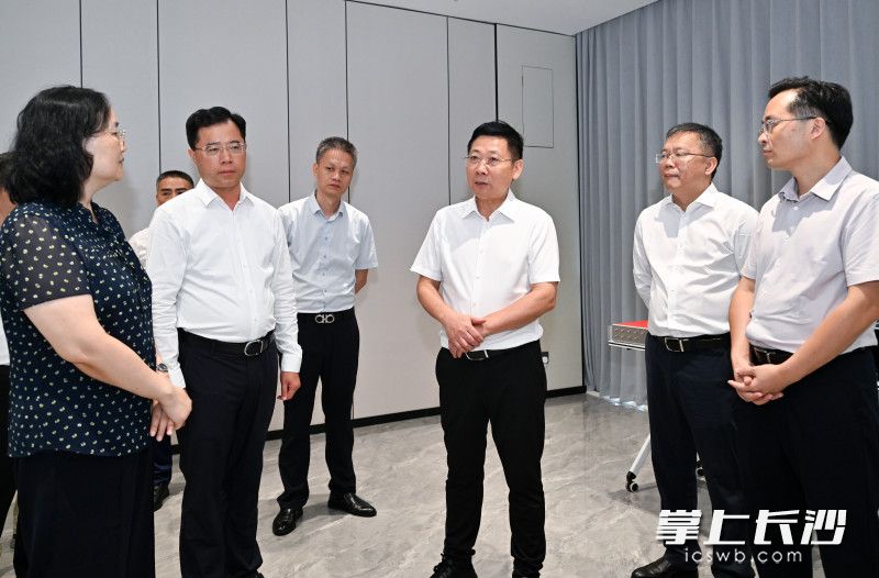 松雅湖人工智能创新中心调研现场。 均为长沙晚报全媒体记者 王志伟 摄 松雅湖人工智能创新中心调研现场。 均为长沙晚报全媒体记者 王志伟 摄