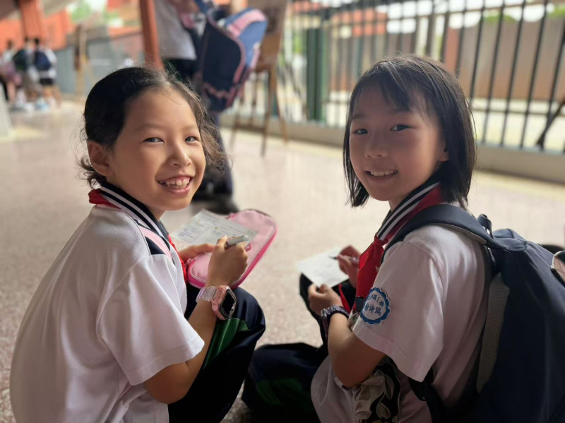 完成挑战后,孩子们的脸上写满开心和自豪。 完成挑战后,孩子们的脸上写满开心和自豪。