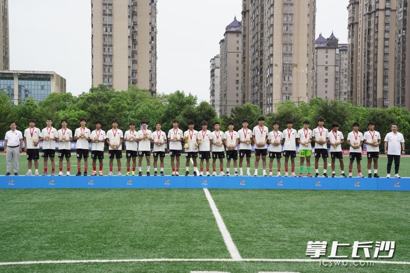 长沙U15男足获得省运会冠军。 长沙市体育训练竞赛管理中心供图 长沙U15男足获得省运会冠军。 长沙市体育训练竞赛管理中心供图