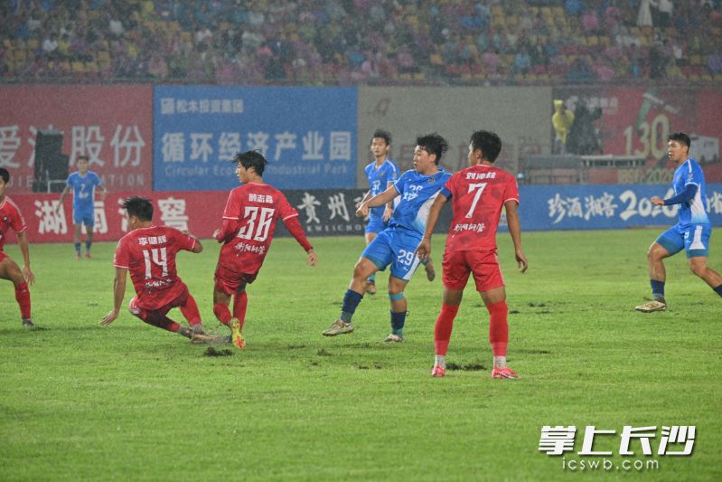 李悦宁破门瞬间。 均为长沙晚报全媒体记者余劭劼摄 李悦宁破门瞬间。 均为长沙晚报全媒体记者余劭劼摄