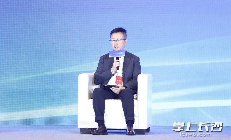 万兴科技吴太兵分享企业发展历程。 均为通讯员供图 万兴科技吴太兵分享企业发展历程。 均为通讯员供图