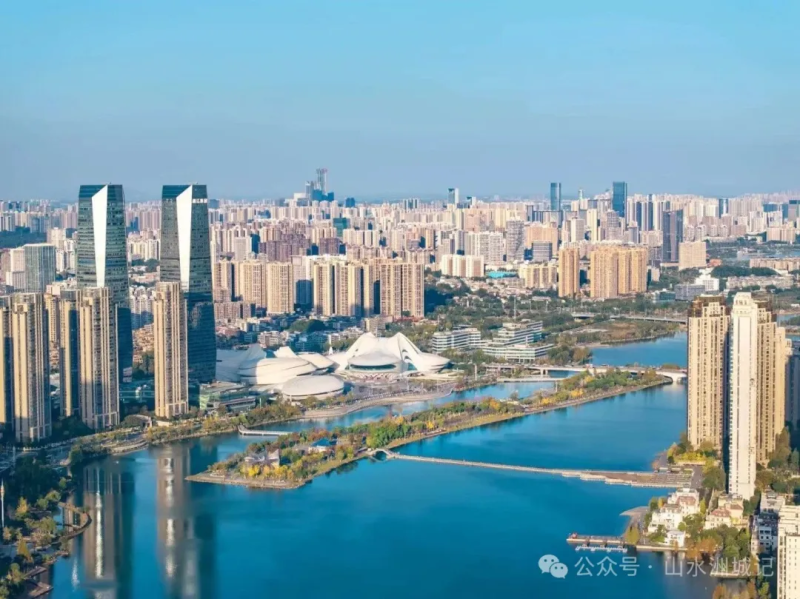 创新链、产业链、人才链、资金链彼此交织,共同构成长沙的投资引力场。 创新链、产业链、人才链、资金链彼此交织,共同构成长沙的投资引力场。