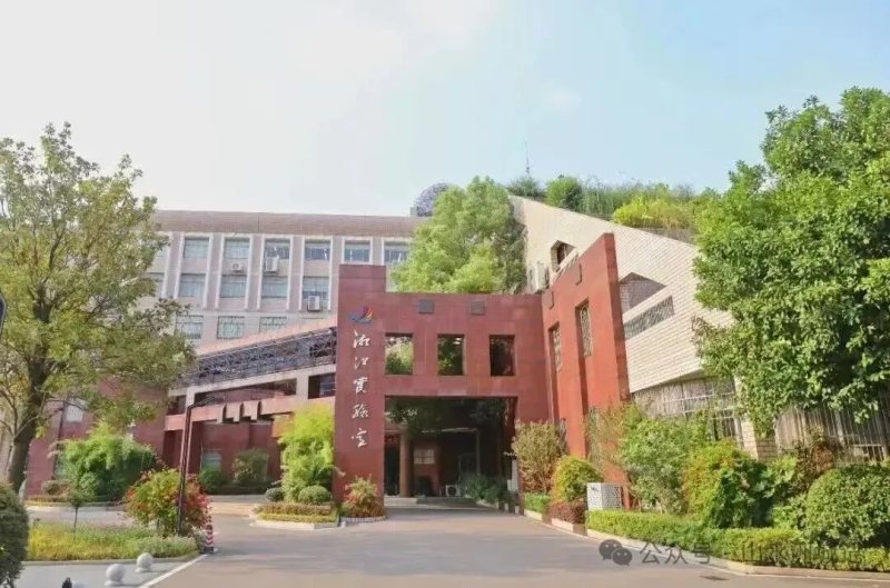 一座城市的产业能否持续向上,关键靠创新。 一座城市的产业能否持续向上,关键靠创新。