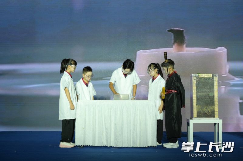 实验节目表演。 实验节目表演。