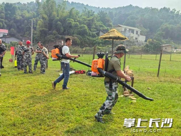 针对演练中暴露出的问题,街道将建立整改台账,优化应急预案和处置流程。 针对演练中暴露出的问题,街道将建立整改台账,优化应急预案和处置流程。