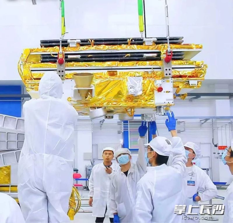 卫星从天仪空间下线。均受访者供图 卫星从天仪空间下线。均受访者供图