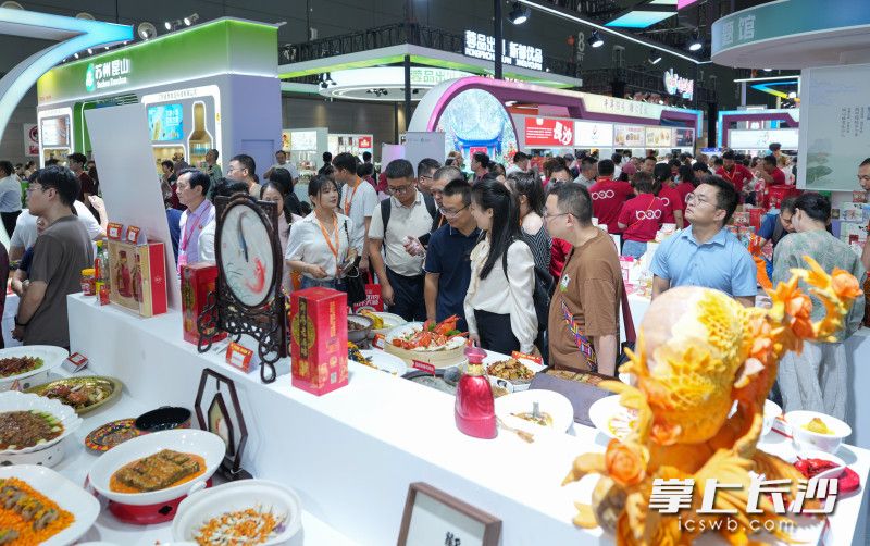 长沙馆展示的湖湘特色菜品。 长沙馆展示的湖湘特色菜品。