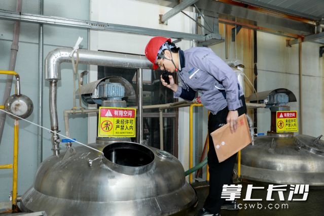 有限空间作业险情处置演练现场。 有限空间作业险情处置演练现场。