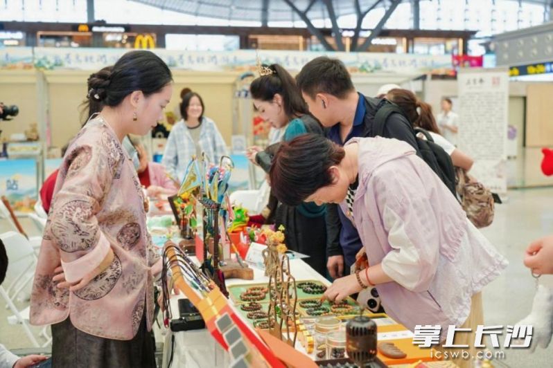 旅客亲手体验 旅客亲手体验