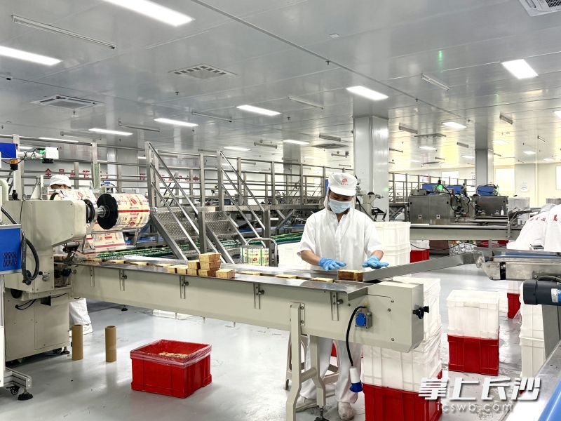 位于浏阳经开区的美丹食品车间。长沙晚报全媒体记者 朱泽寰 摄 位于浏阳经开区的美丹食品车间。长沙晚报全媒体记者 朱泽寰 摄