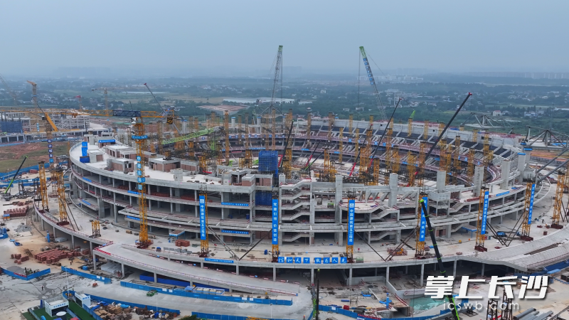 长沙奥体中心预计2028年底全面竣工，项目建成后将成为长沙市的体育文化新地标。