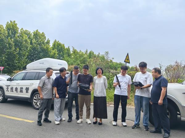 本次活动统筹监测执法、业务练兵、普法宣传多重目标,设置四大工作板块,实现干扰治理、能力提升、全民普法一体推进。均为通讯员供图 本次活动统筹监测执法、业务练兵、普法宣传多重目标,设置四大工作板块,实现干扰治理、能力提升、全民普法一体推进。均为通讯员供图
