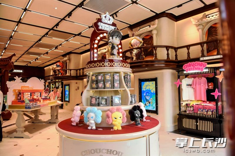 店内还有长沙的城市限定产品。 店内还有长沙的城市限定产品。