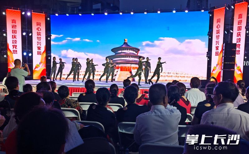 一个个主题鲜明、立意高远的精品节目深情献礼伟大祖国。 均为通讯员供图 一个个主题鲜明、立意高远的精品节目深情献礼伟大祖国。 均为通讯员供图