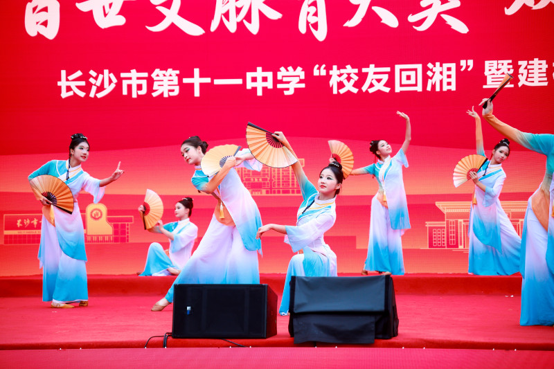用旋律与丹青,迎接游子归来。 用旋律与丹青,迎接游子归来。