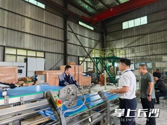 沙坪街道邀请安全专家上门开展实地指导。 沙坪街道邀请安全专家上门开展实地指导。