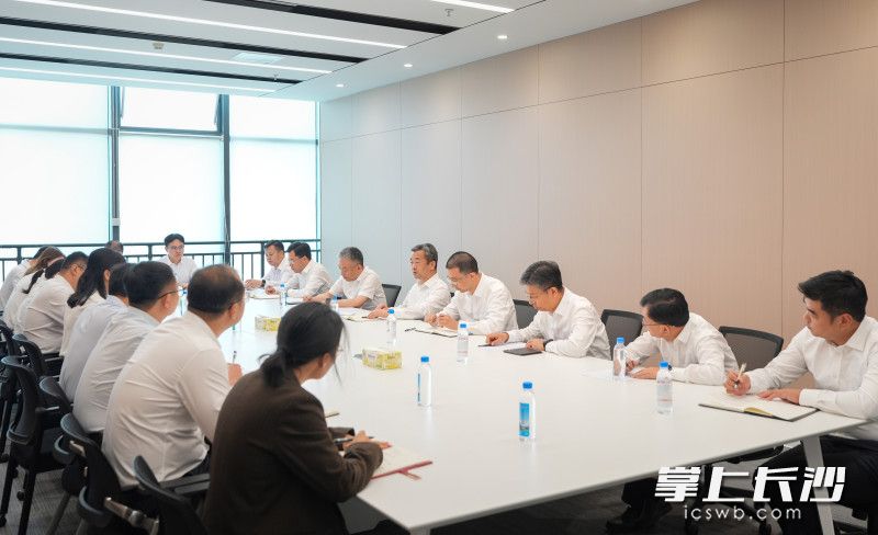 10月9日，副省长、市委书记陈竞调研长沙市服务中南大学、湖南大学科技成果转化工作专班。