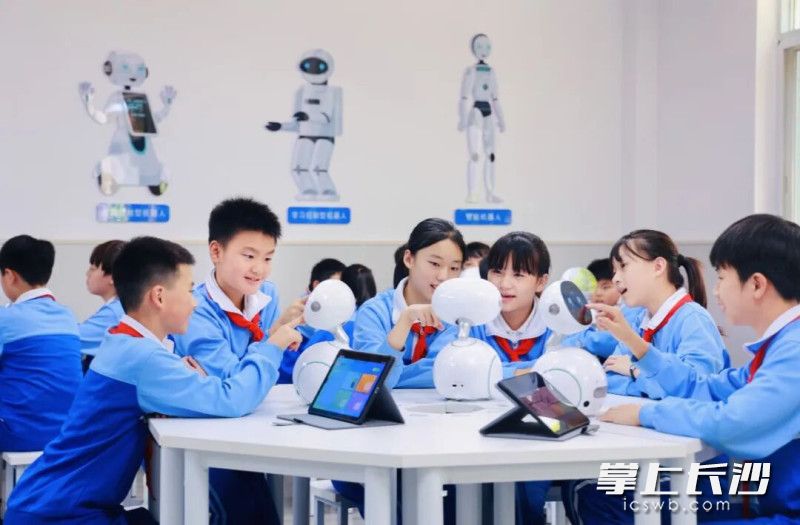 孩子们在课堂上。 孩子们在课堂上。
