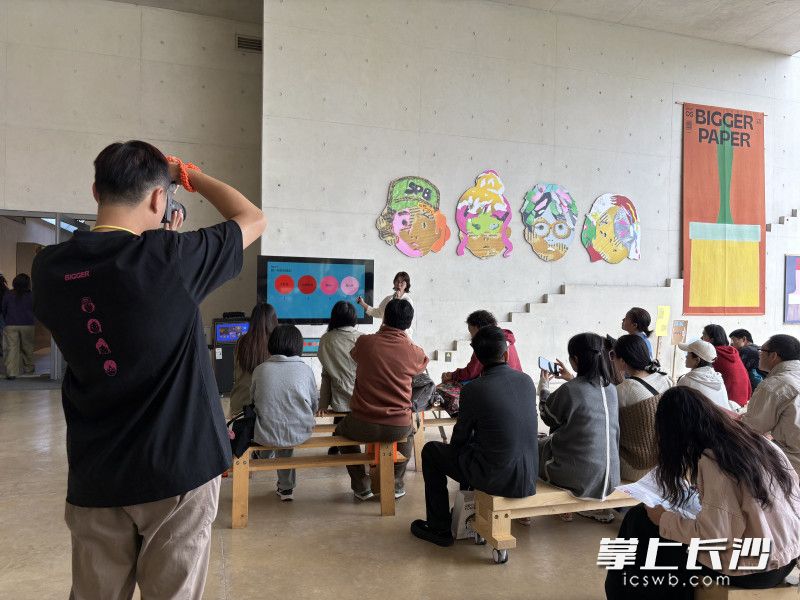 艺术展举办期间，将开展近20场现场分享会。